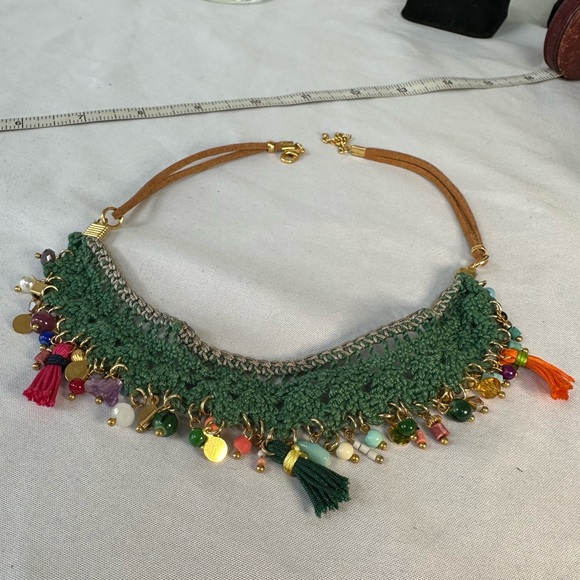 Beautiful crochet and tiny charm dangle necklace - Picture 5 of 5